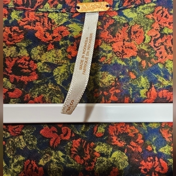 Free people sheer blouse/top button up. Floral print small - Picture 4 of 4